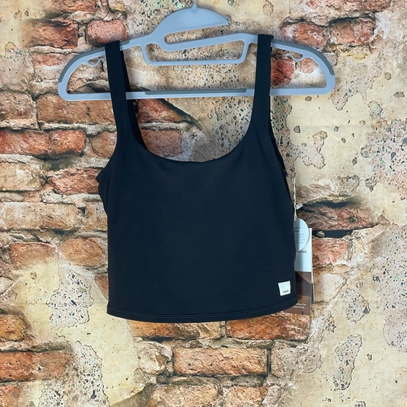 Vuori Daily Crop
Women's BreatheInterlock™ Tank - Picture 5 of 9